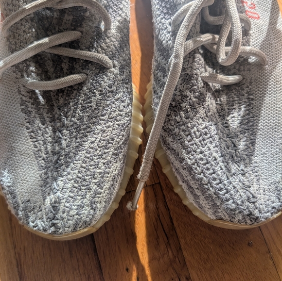 Yeezy Boost 350 V2 "Beluga 2.0" - Size 8 - Picture 3 of 7